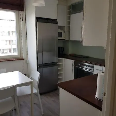 Apartment Cozy 2br Close To Center - Kotimaailma *